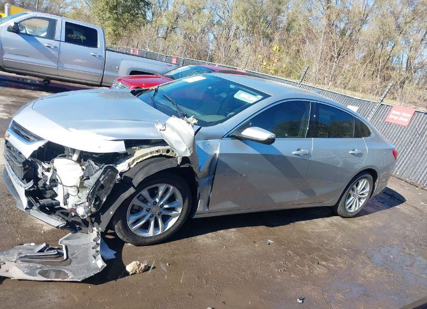 Photo 15 of 2016 Chevrolet Malibu 1LT (VIN 1G1ZE5STXGF173408)