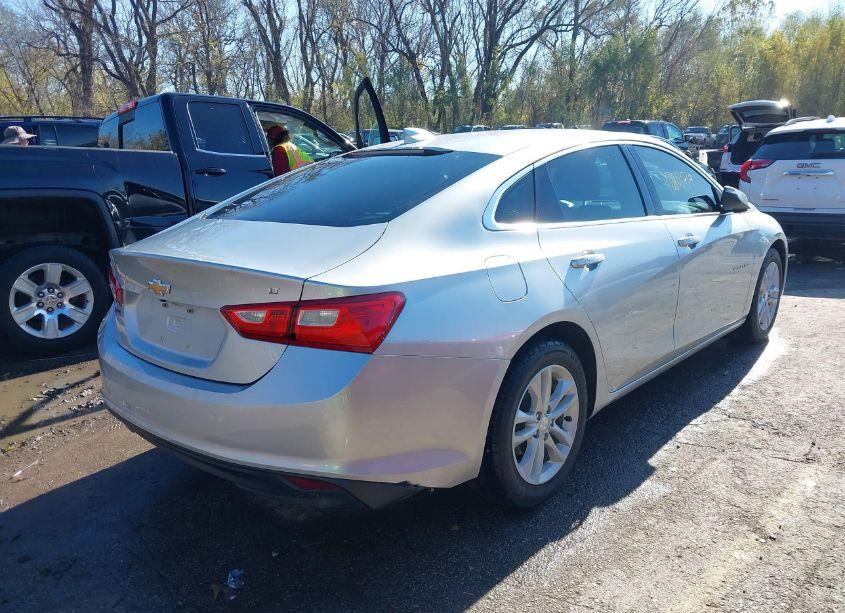 Photo 4 of 2016 Chevrolet Malibu 1LT (VIN 1G1ZE5STXGF173408)