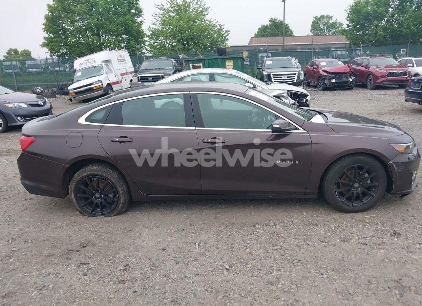 Photo 13 of 2016 Chevrolet Malibu 1LT (VIN 1G1ZE5STXGF180486)