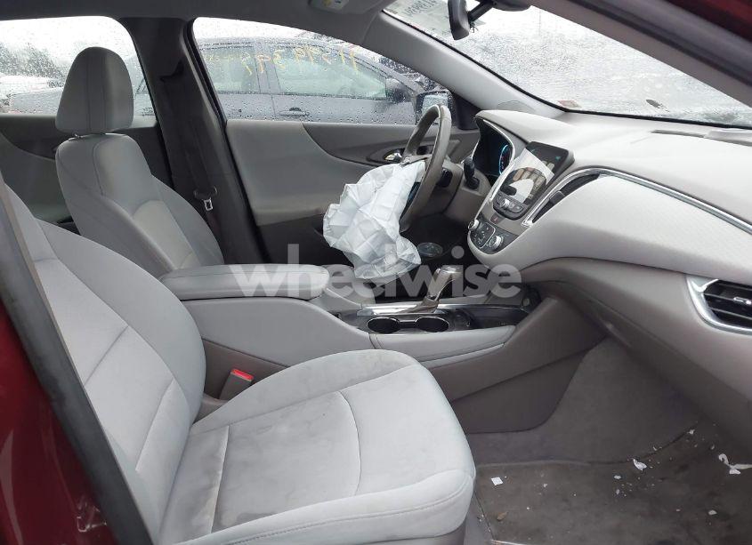 Photo 5 of 2016 Chevrolet Malibu 1LT (VIN 1G1ZE5STXGF181136)