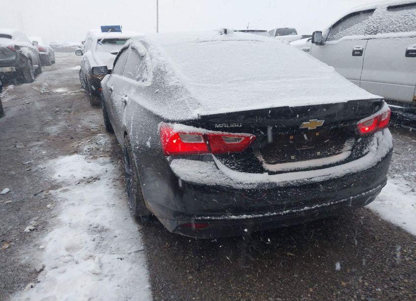 Photo 3 of 2016 Chevrolet Malibu 1LT (VIN 1G1ZE5STXGF201093)