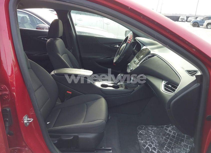 Photo 5 of 2016 Chevrolet Malibu 1LT (VIN 1G1ZE5STXGF226169)