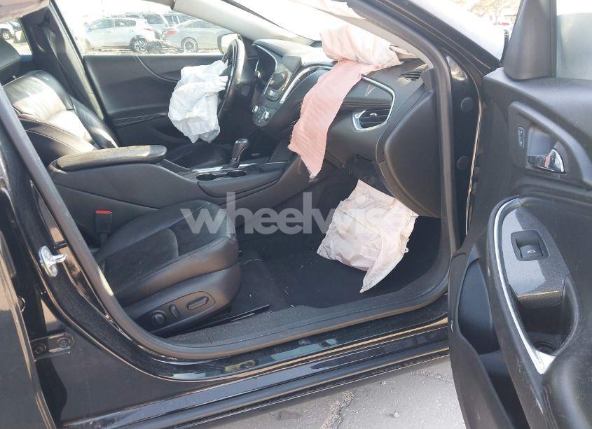 Photo 5 of 2016 Chevrolet Malibu 1LT (VIN 1G1ZE5STXGF248365)