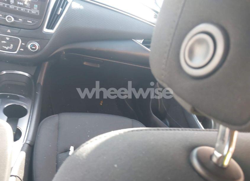 Photo 5 of 2016 Chevrolet Malibu 1LT (VIN 1G1ZE5STXGF249130)