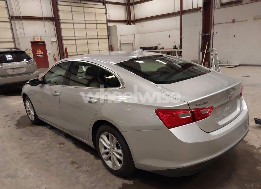 Photo 3 of 2016 Chevrolet Malibu 1LT (VIN 1G1ZE5STXGF268342)