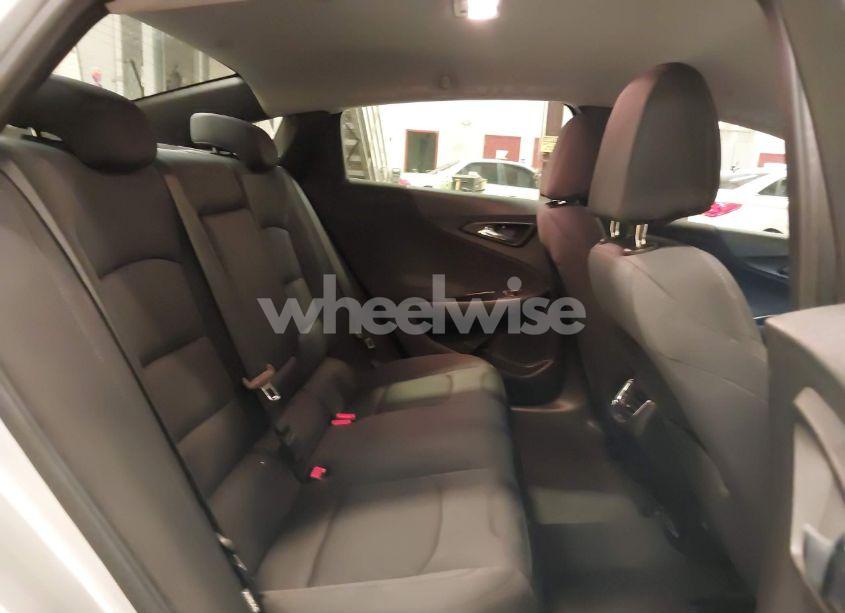 Photo 8 of 2016 Chevrolet Malibu 1LT (VIN 1G1ZE5STXGF268342)