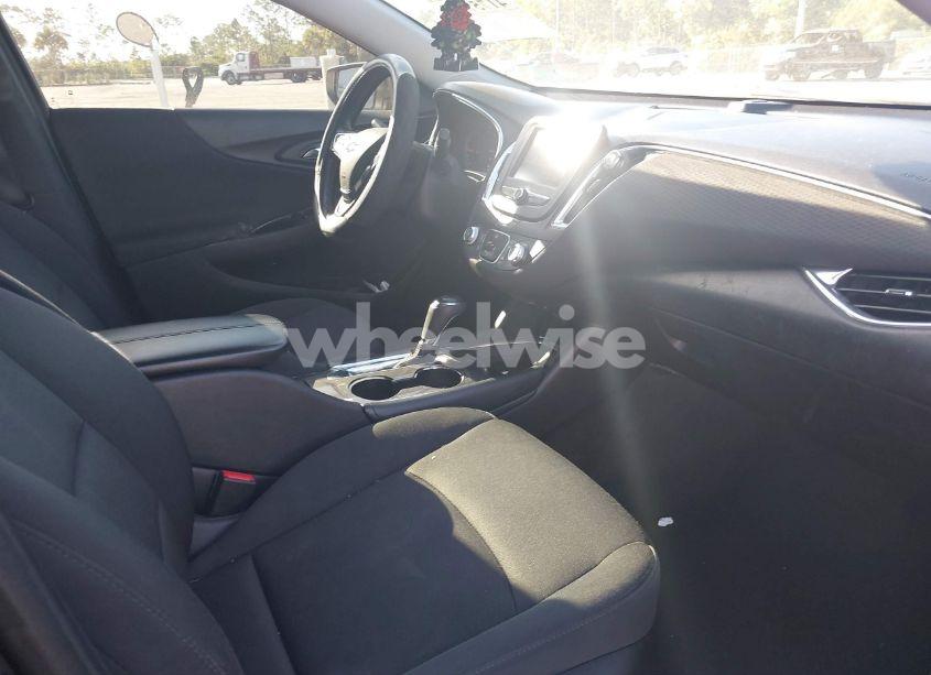 Photo 5 of 2016 Chevrolet Malibu 1LT (VIN 1G1ZE5STXGF295492)