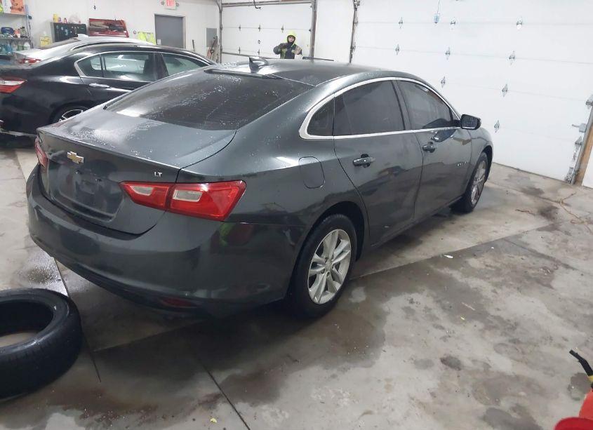 Photo 4 of 2016 Chevrolet Malibu 1LT (VIN 1G1ZE5STXGF308421)