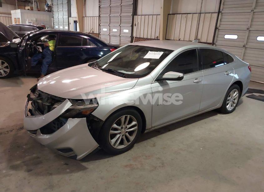 Photo 2 of 2016 Chevrolet Malibu 1LT (VIN 1G1ZE5STXGF320519)