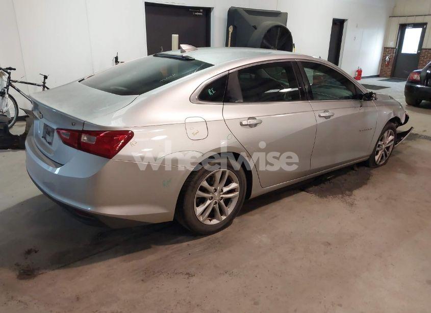 Photo 4 of 2016 Chevrolet Malibu 1LT (VIN 1G1ZE5STXGF320519)