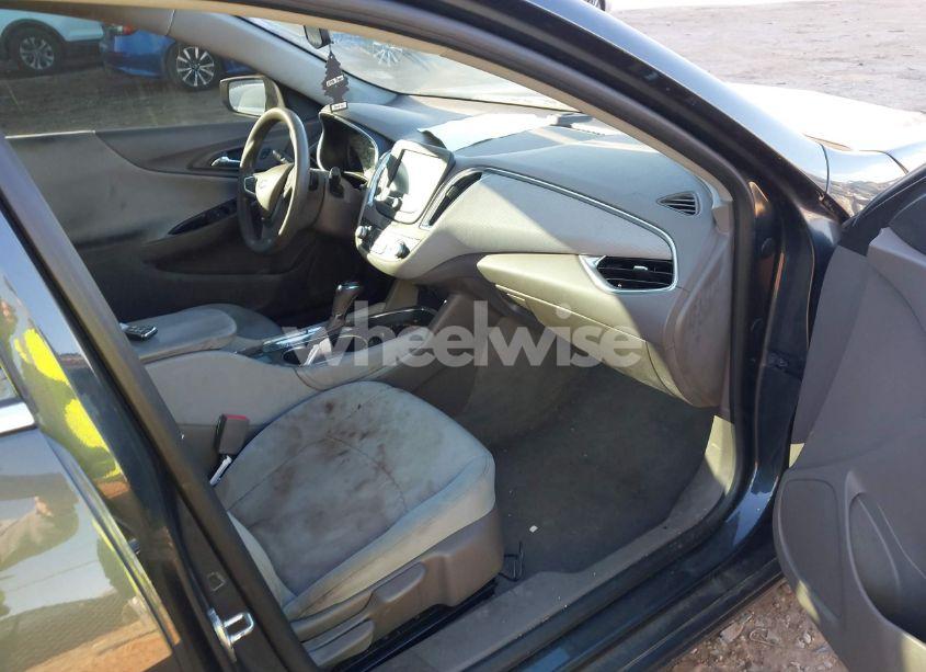 Photo 5 of 2016 Chevrolet Malibu 1LT (VIN 1G1ZE5STXGF322058)