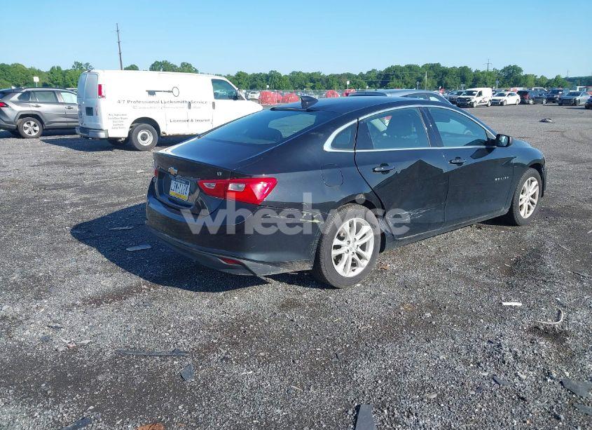 Photo 4 of 2016 Chevrolet Malibu 1LT (VIN 1G1ZE5STXGF339622)
