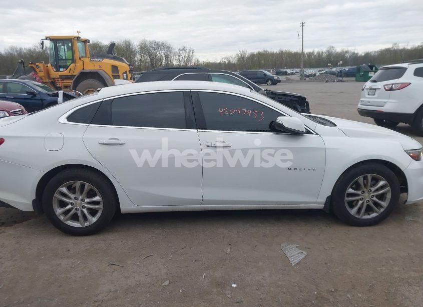 Photo 14 of 2016 Chevrolet Malibu 1LT (VIN 1G1ZE5STXGF342570)