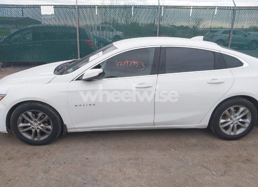 Photo 15 of 2016 Chevrolet Malibu 1LT (VIN 1G1ZE5STXGF342570)