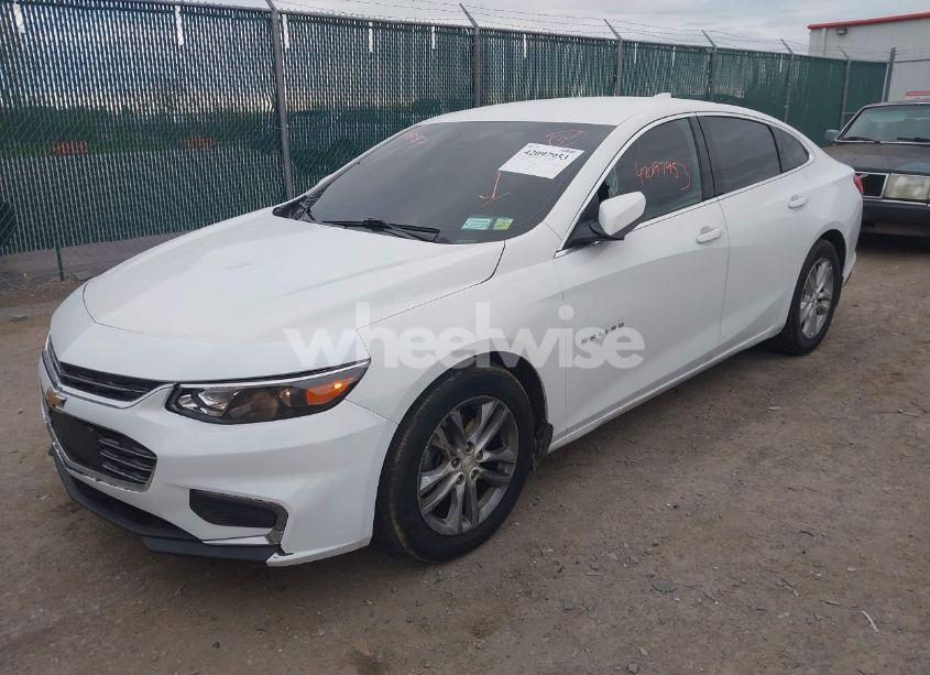 Photo 2 of 2016 Chevrolet Malibu 1LT (VIN 1G1ZE5STXGF342570)