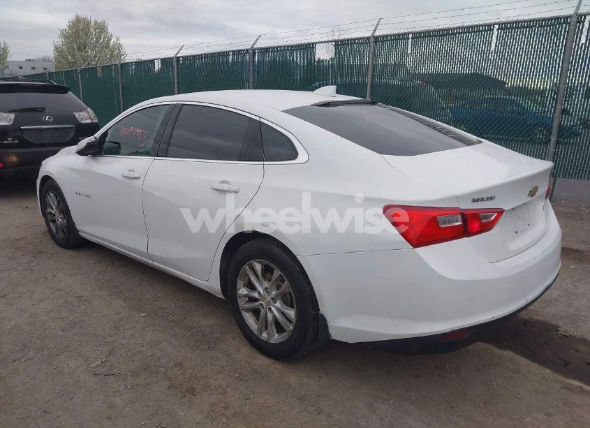 Photo 3 of 2016 Chevrolet Malibu 1LT (VIN 1G1ZE5STXGF342570)