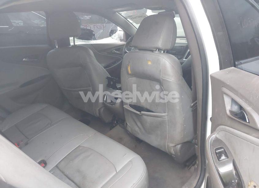 Photo 8 of 2016 Chevrolet Malibu 1LT (VIN 1G1ZE5STXGF342570)