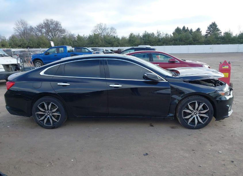 Photo 13 of 2017 Chevrolet Malibu 1LT (VIN 1G1ZE5STXHF102467)