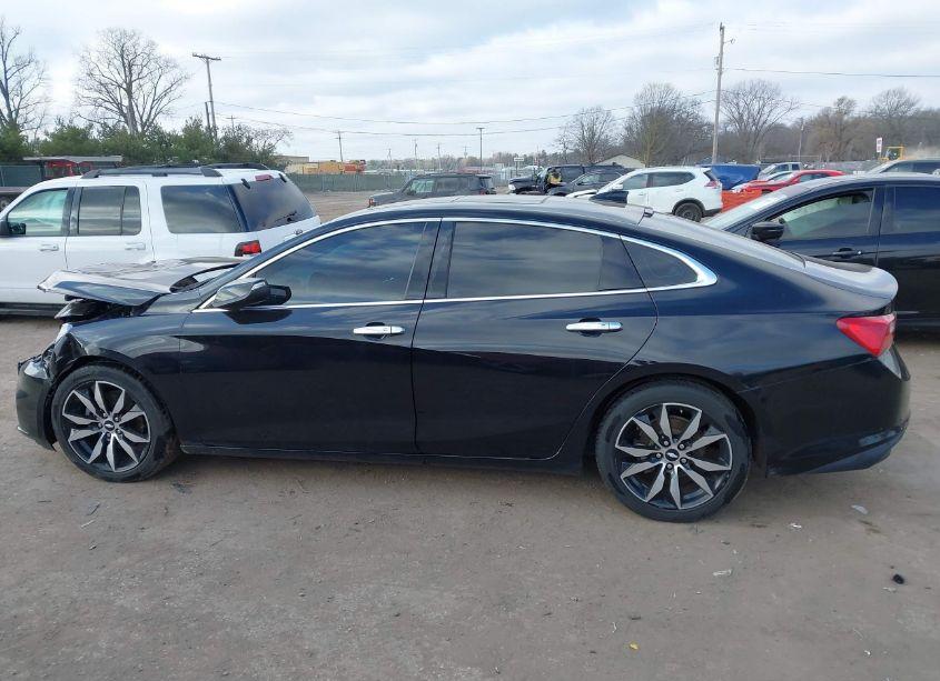 Photo 14 of 2017 Chevrolet Malibu 1LT (VIN 1G1ZE5STXHF102467)