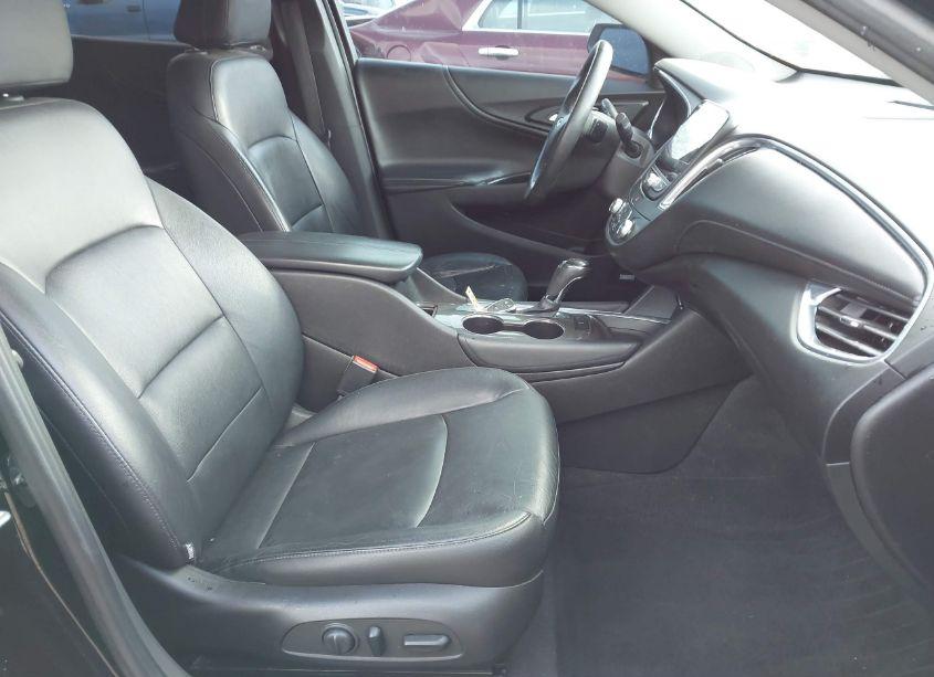 Photo 5 of 2017 Chevrolet Malibu 1LT (VIN 1G1ZE5STXHF102467)