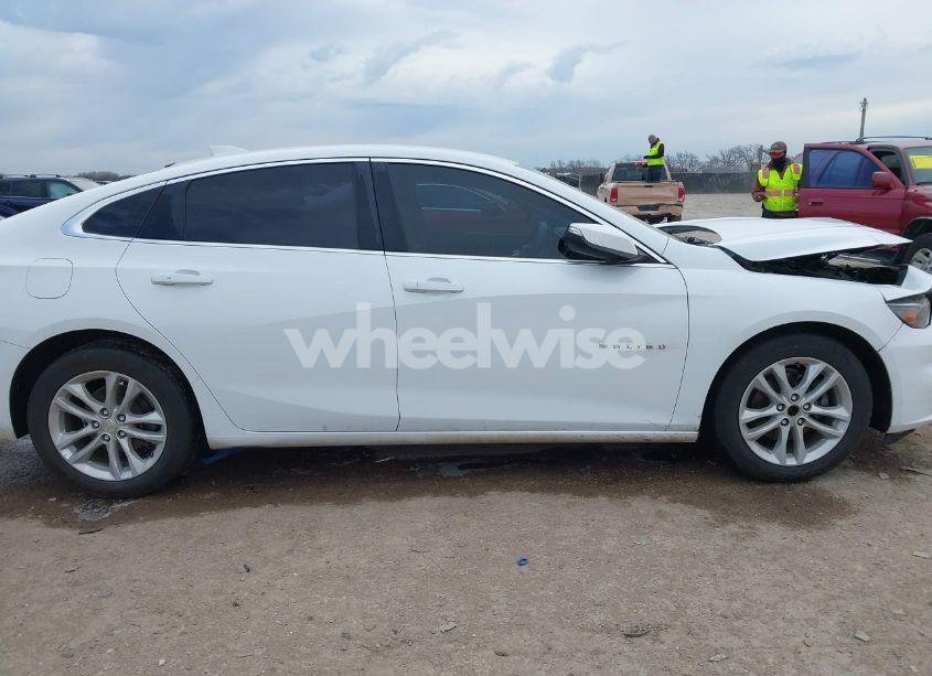 Photo 13 of 2017 Chevrolet Malibu 1LT (VIN 1G1ZE5STXHF120922)