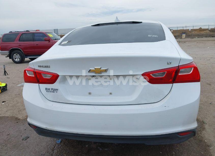 Photo 16 of 2017 Chevrolet Malibu 1LT (VIN 1G1ZE5STXHF120922)