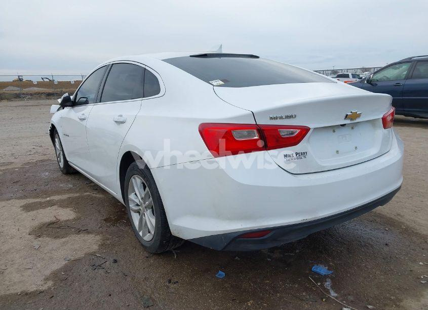 Photo 3 of 2017 Chevrolet Malibu 1LT (VIN 1G1ZE5STXHF120922)