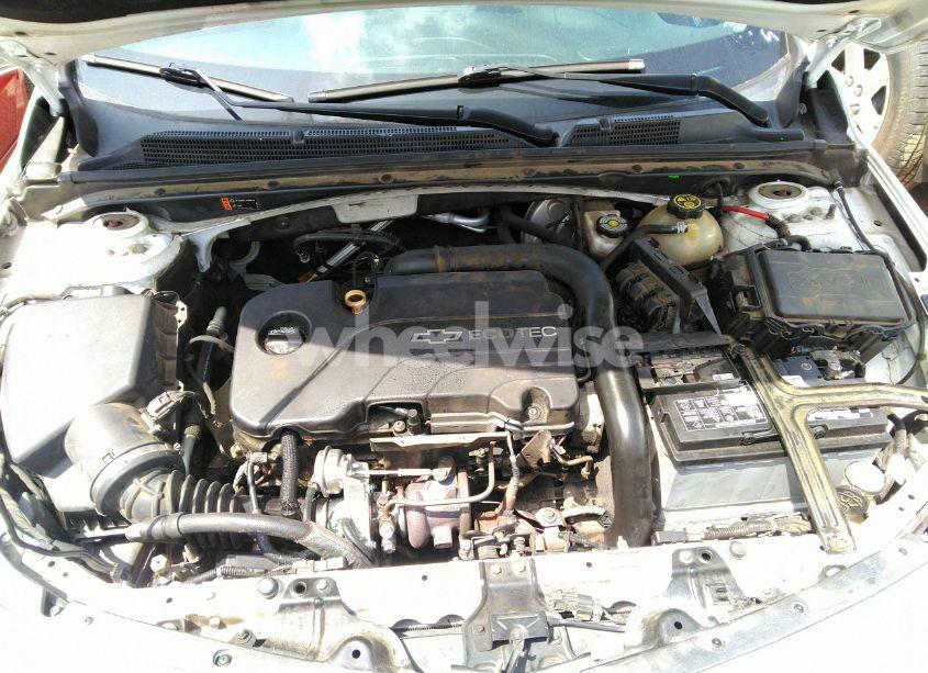 Photo 10 of 2017 Chevrolet Malibu LT (VIN 1G1ZE5STXHF123657)