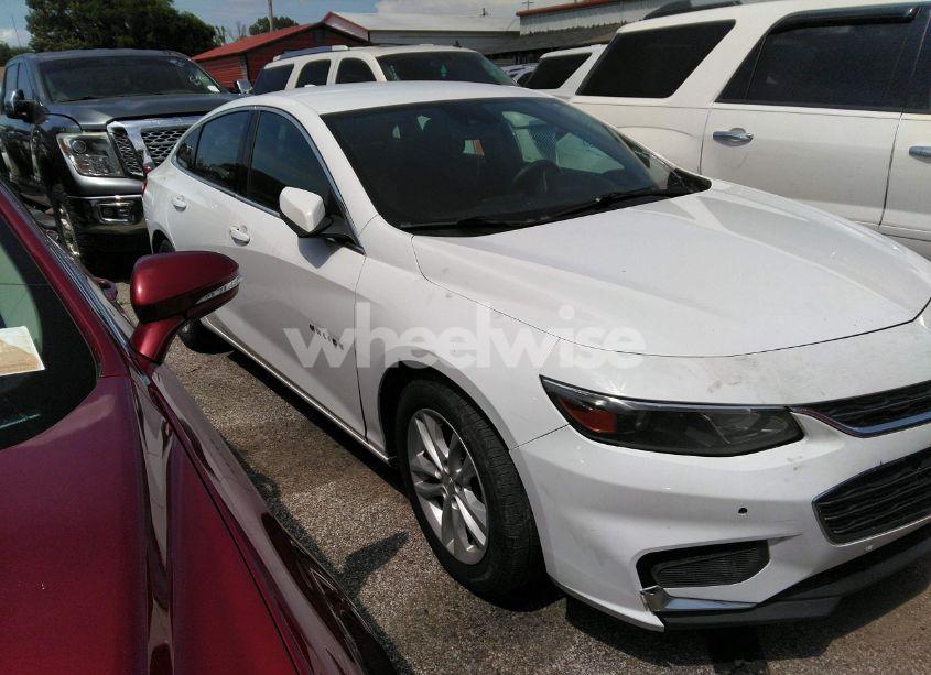 Photo 13 of 2017 Chevrolet Malibu LT (VIN 1G1ZE5STXHF123657)