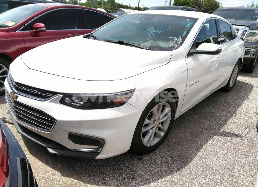 Photo 2 of 2017 Chevrolet Malibu LT (VIN 1G1ZE5STXHF123657)