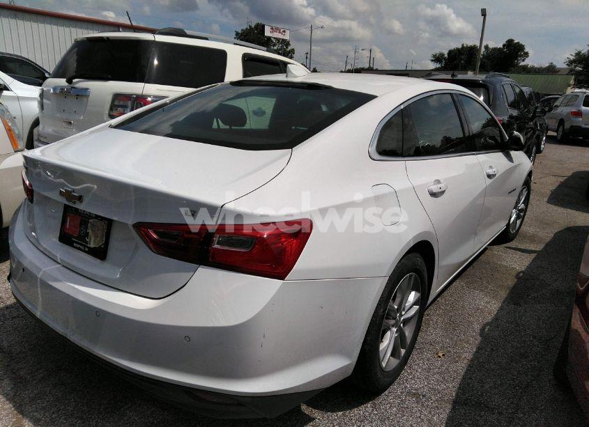 Photo 4 of 2017 Chevrolet Malibu LT (VIN 1G1ZE5STXHF123657)