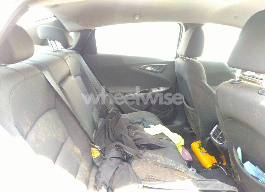 Photo 8 of 2017 Chevrolet Malibu LT (VIN 1G1ZE5STXHF123657)