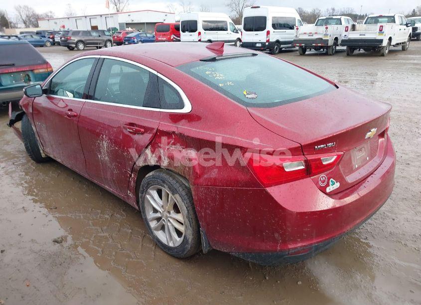 Photo 3 of 2017 Chevrolet Malibu 1LT (VIN 1G1ZE5STXHF132567)
