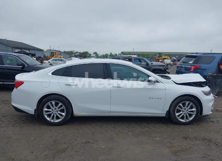 Photo 13 of 2017 Chevrolet Malibu 1LT (VIN 1G1ZE5STXHF134514)