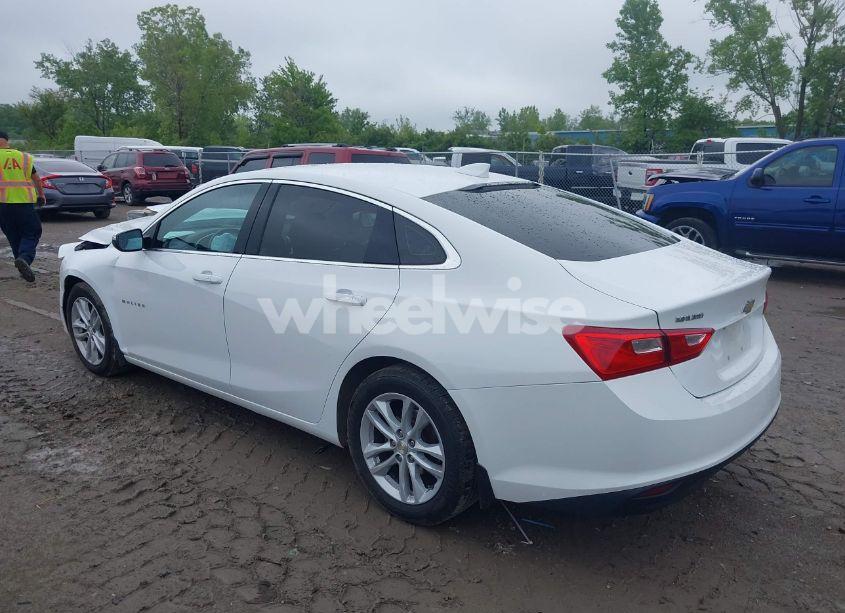 Photo 3 of 2017 Chevrolet Malibu 1LT (VIN 1G1ZE5STXHF134514)