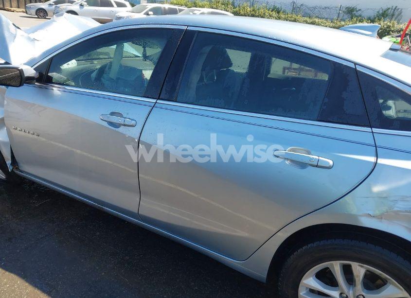 Photo 15 of 2017 Chevrolet Malibu 1LT (VIN 1G1ZE5STXHF138479)