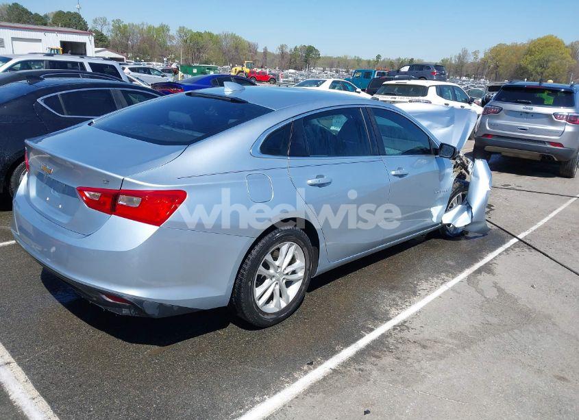 Photo 4 of 2017 Chevrolet Malibu 1LT (VIN 1G1ZE5STXHF138479)