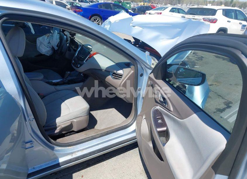 Photo 5 of 2017 Chevrolet Malibu 1LT (VIN 1G1ZE5STXHF138479)