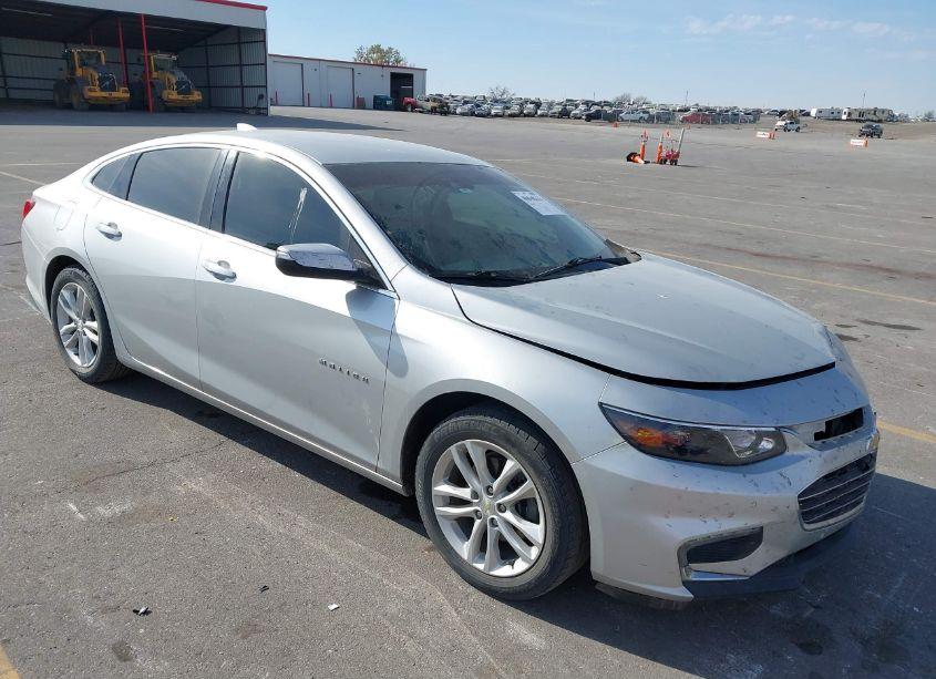 2017 Chevrolet Malibu 1LT (VIN 1G1ZE5STXHF156237) main photo