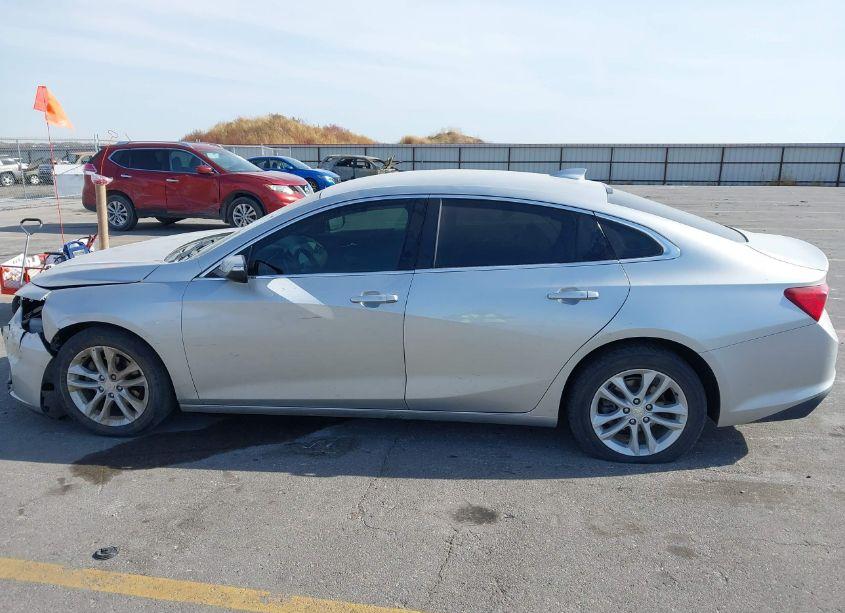 Photo 15 of 2017 Chevrolet Malibu 1LT (VIN 1G1ZE5STXHF156237)
