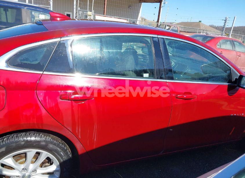 Photo 13 of 2017 Chevrolet Malibu 1LT (VIN 1G1ZE5STXHF157694)