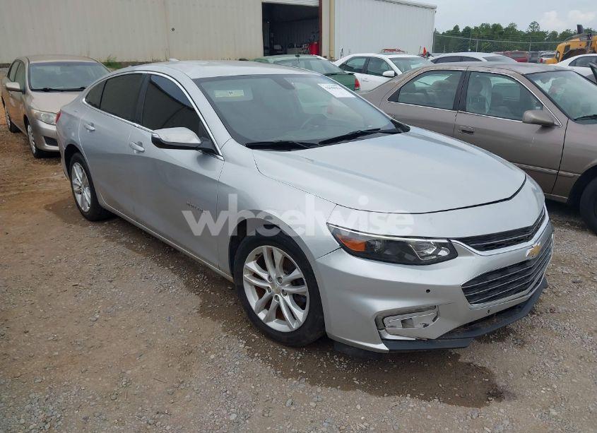 2017 Chevrolet Malibu 1LT (VIN 1G1ZE5STXHF172325) main photo