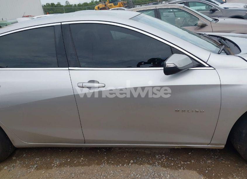 Photo 13 of 2017 Chevrolet Malibu 1LT (VIN 1G1ZE5STXHF172325)