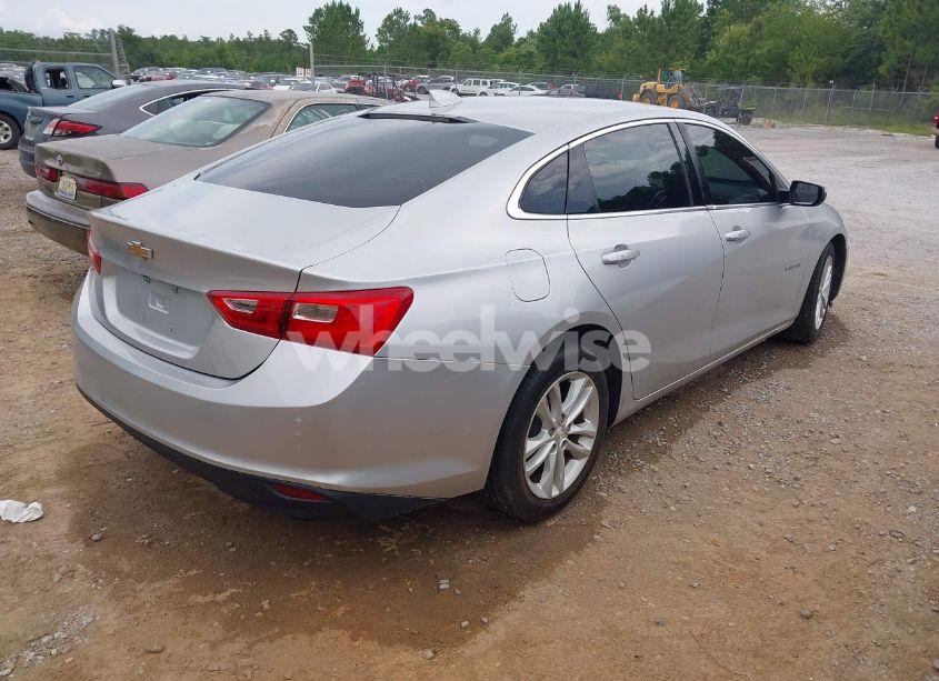 Photo 4 of 2017 Chevrolet Malibu 1LT (VIN 1G1ZE5STXHF172325)