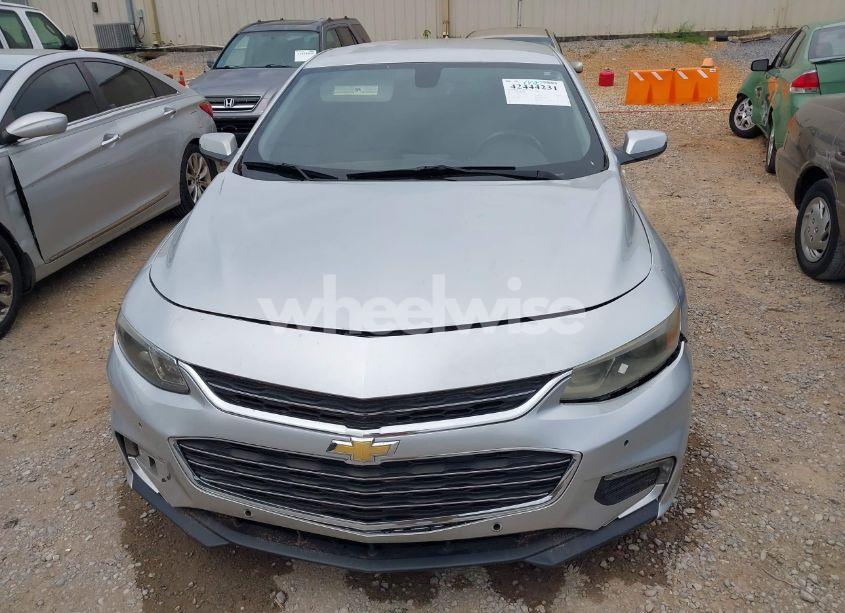 Photo 6 of 2017 Chevrolet Malibu 1LT (VIN 1G1ZE5STXHF172325)