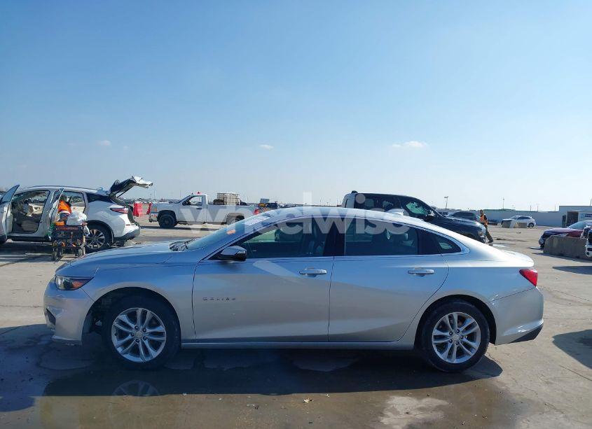 Photo 15 of 2017 Chevrolet Malibu 1LT (VIN 1G1ZE5STXHF183907)