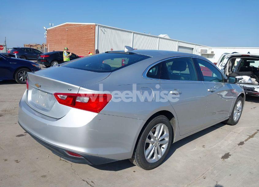 Photo 4 of 2017 Chevrolet Malibu 1LT (VIN 1G1ZE5STXHF183907)