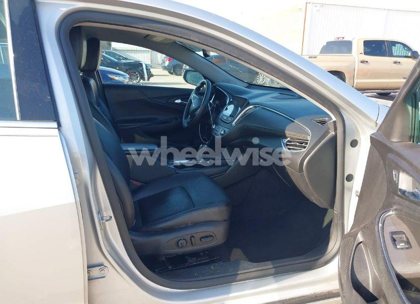 Photo 5 of 2017 Chevrolet Malibu 1LT (VIN 1G1ZE5STXHF183907)