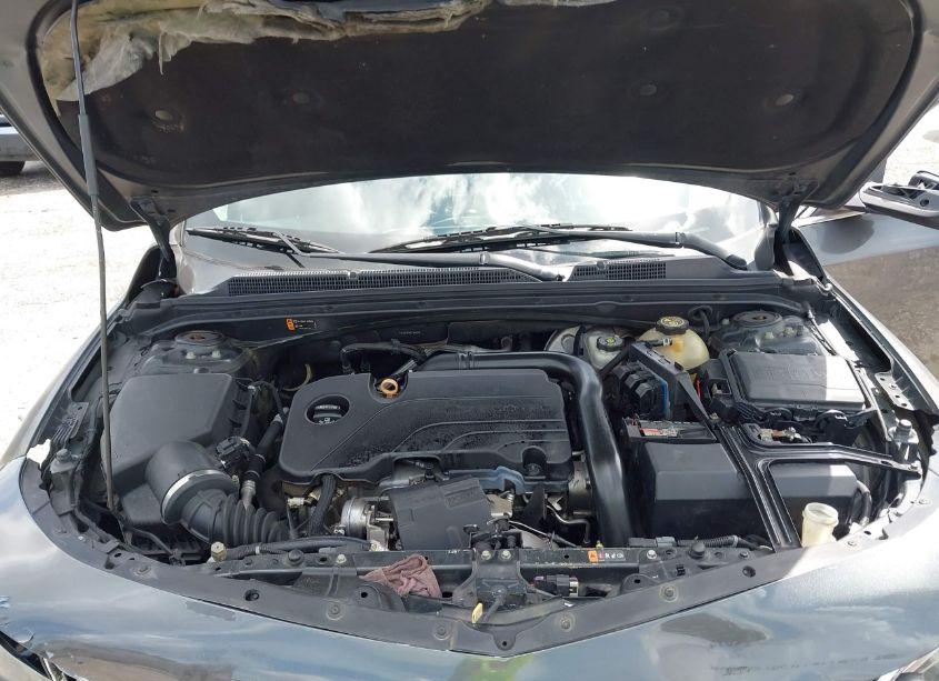 Photo 10 of 2017 Chevrolet Malibu 1LT (VIN 1G1ZE5STXHF184099)