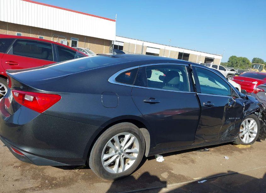 Photo 13 of 2017 Chevrolet Malibu 1LT (VIN 1G1ZE5STXHF184250)
